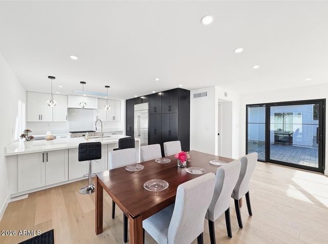 342 E ORANGEWOOD Avenue, Phoenix, AZ 85020