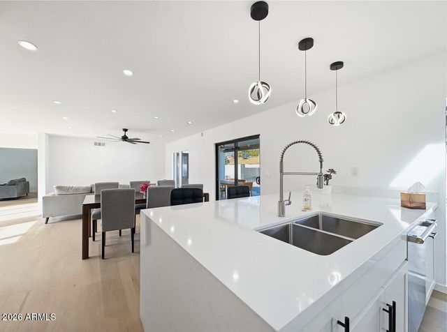 342 E ORANGEWOOD Avenue, Phoenix, AZ 85020