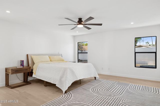 342 E ORANGEWOOD Avenue, Phoenix, AZ 85020