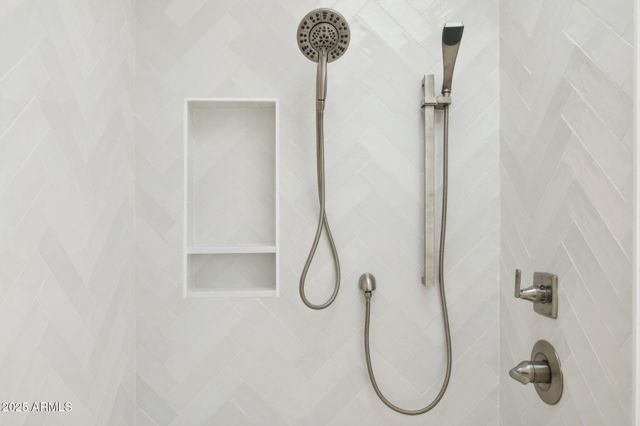 342 E ORANGEWOOD Avenue, Phoenix, AZ 85020