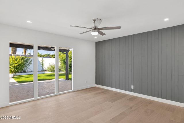 342 E ORANGEWOOD Avenue, Phoenix, AZ 85020