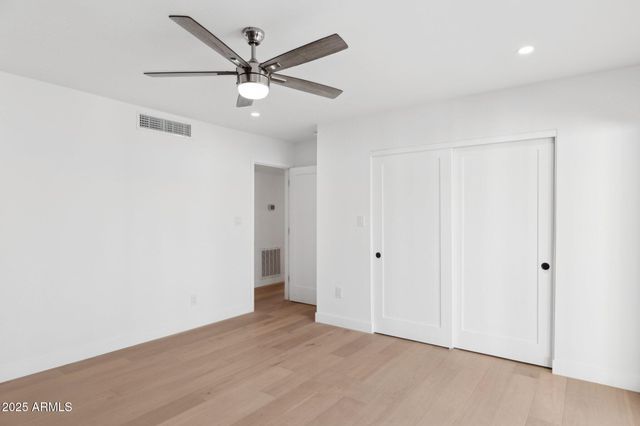 342 E ORANGEWOOD Avenue, Phoenix, AZ 85020