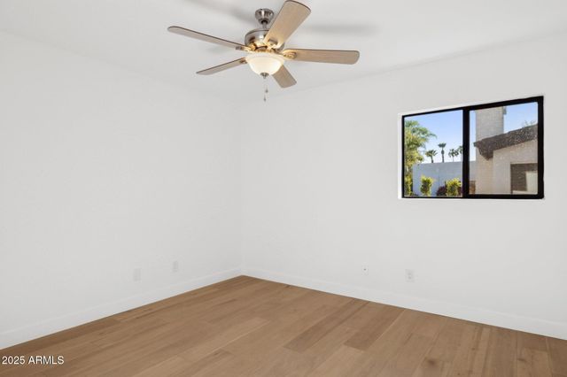 342 E ORANGEWOOD Avenue, Phoenix, AZ 85020