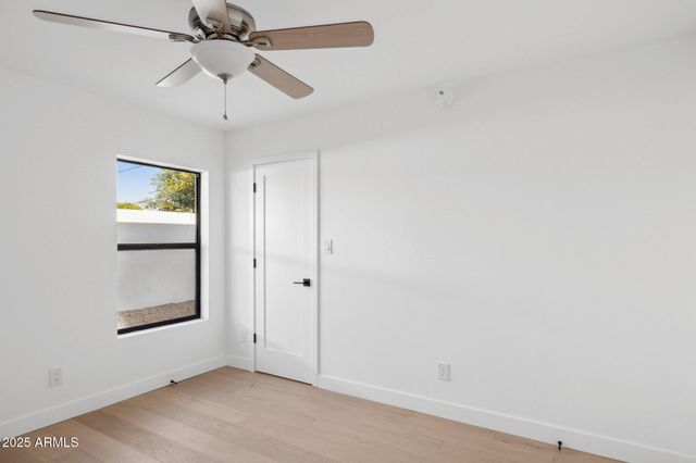 342 E ORANGEWOOD Avenue, Phoenix, AZ 85020