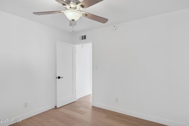 342 E ORANGEWOOD Avenue, Phoenix, AZ 85020