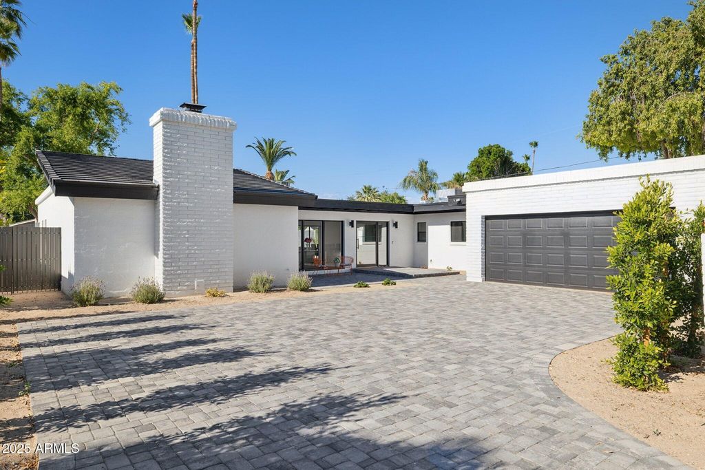 342 E ORANGEWOOD Avenue, Phoenix, AZ 85020