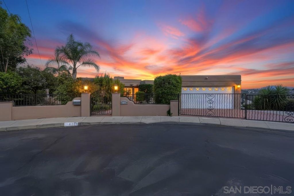 4391 Middlesex, San Diego, CA 92116 — exterior