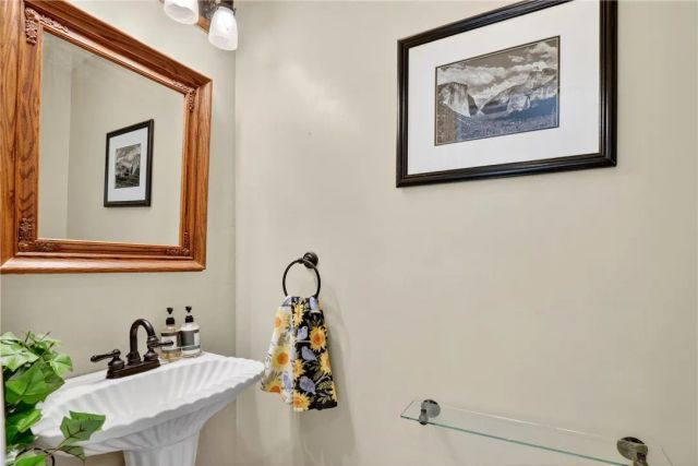 743 Berne, Crestline, CA 92325