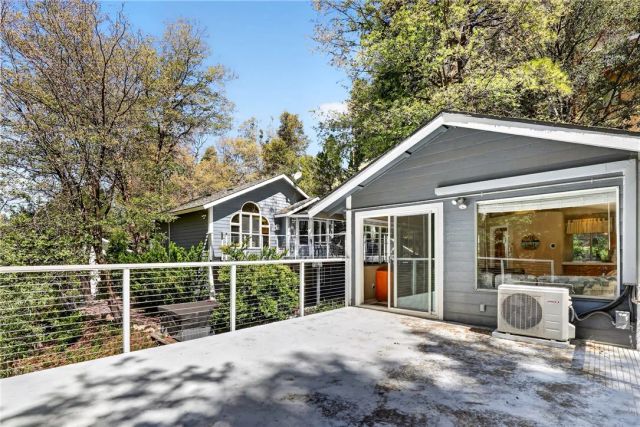 743 Berne, Crestline, CA 92325