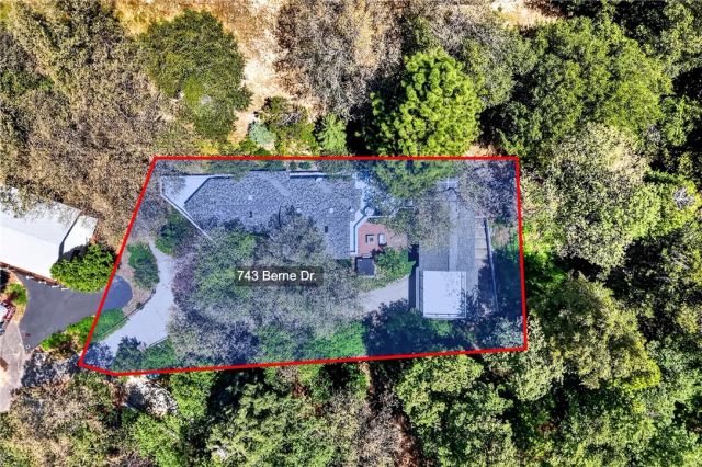 743 Berne, Crestline, CA 92325