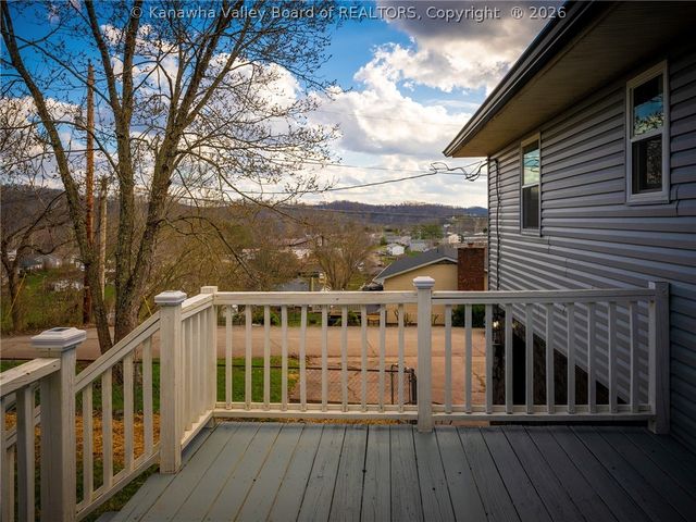 5302 Linda Vista Road, Cross Lanes, WV 25313