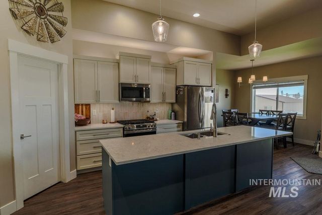 1515 Leslie Dr, Jerome, ID 83338