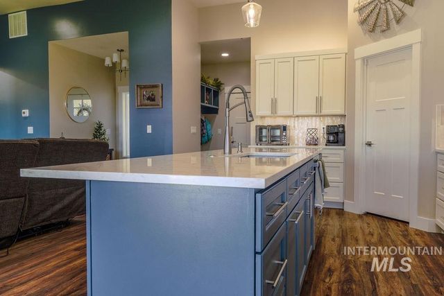 1515 Leslie Dr, Jerome, ID 83338