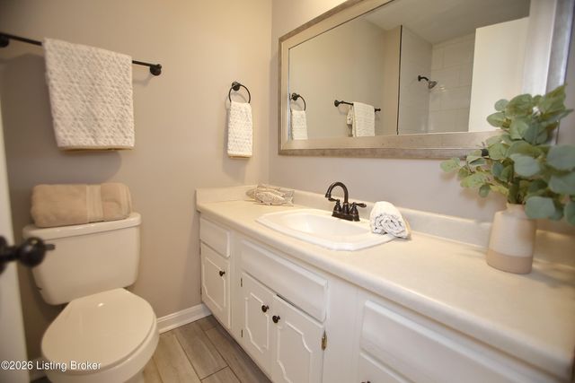 9323 Willowwood Way, Louisville, KY 40299