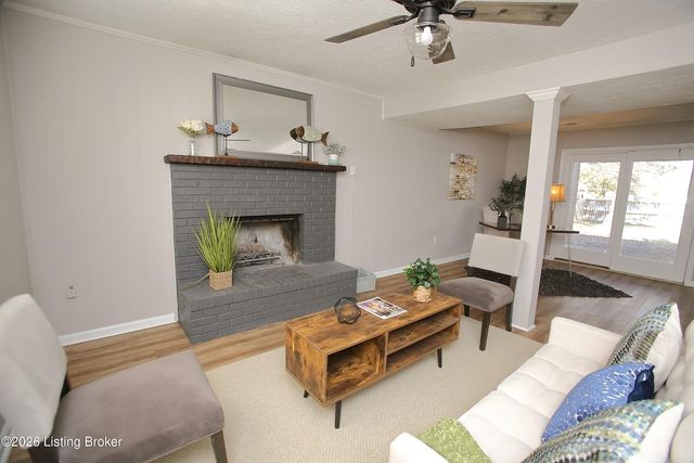 9323 Willowwood Way, Louisville, KY 40299