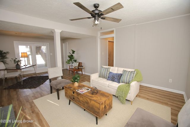 9323 Willowwood Way, Louisville, KY 40299