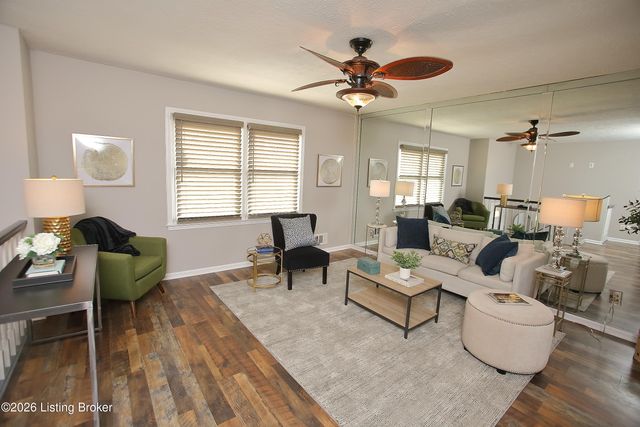 9323 Willowwood Way, Louisville, KY 40299