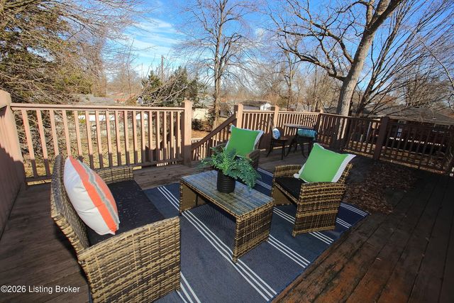 9323 Willowwood Way, Louisville, KY 40299