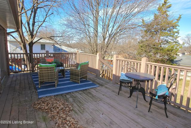 9323 Willowwood Way, Louisville, KY 40299