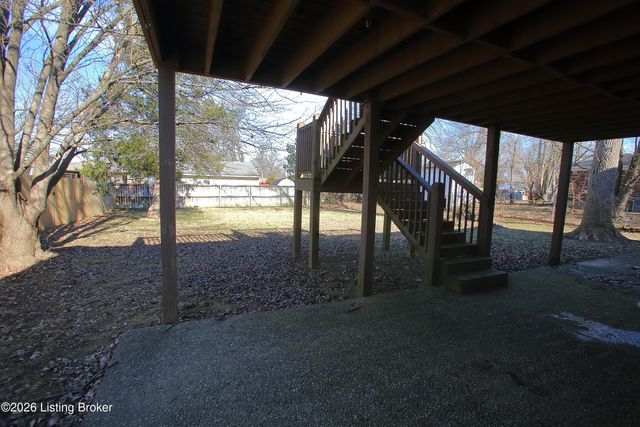 9323 Willowwood Way, Louisville, KY 40299