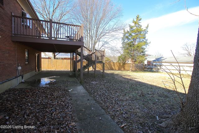 9323 Willowwood Way, Louisville, KY 40299