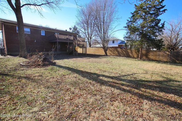 9323 Willowwood Way, Louisville, KY 40299