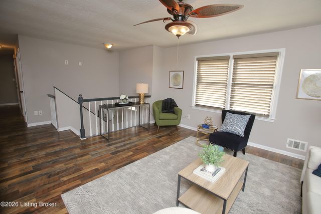 9323 Willowwood Way, Louisville, KY 40299