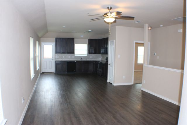 1508 Blue Jay Drive, Ennis, TX 75119