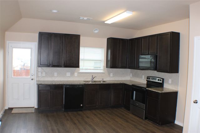 1508 Blue Jay Drive, Ennis, TX 75119