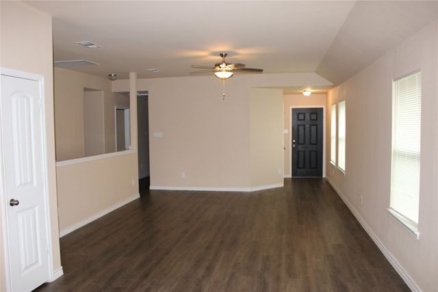 1508 Blue Jay Drive, Ennis, TX 75119