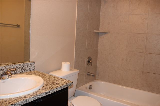 1508 Blue Jay Drive, Ennis, TX 75119