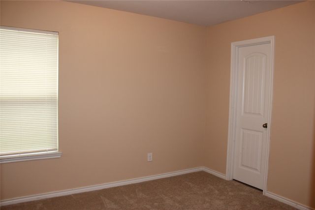 1508 Blue Jay Drive, Ennis, TX 75119