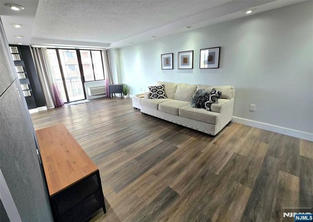151 Prospect Avenue 6C, Hackensack, NJ 07601
