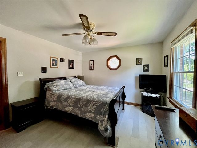 10512 Hamlin Dr, Chester, VA 23831