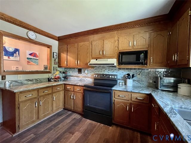 10512 Hamlin Dr, Chester, VA 23831