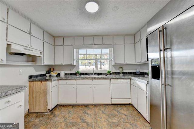 2648 Glenvalley Drive, Decatur, GA 30032