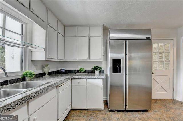 2648 Glenvalley Drive, Decatur, GA 30032