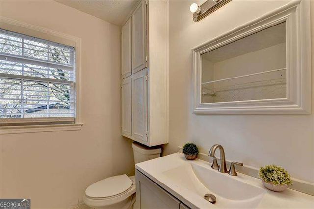 2648 Glenvalley Drive, Decatur, GA 30032