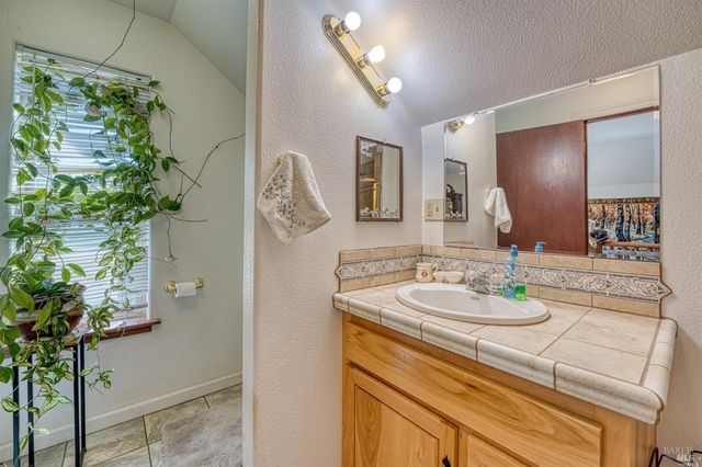 7001 Hearst Willits Rd, Willits, CA 95490