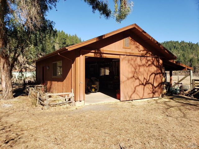 7001 Hearst Willits Rd, Willits, CA 95490