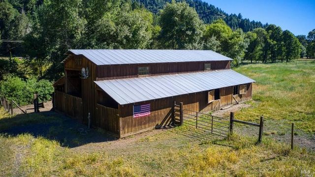 7001 Hearst Willits Rd, Willits, CA 95490