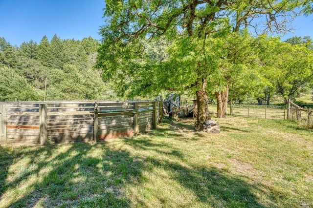 7001 Hearst Willits Rd, Willits, CA 95490