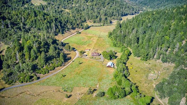 7001 Hearst Willits Rd, Willits, CA 95490