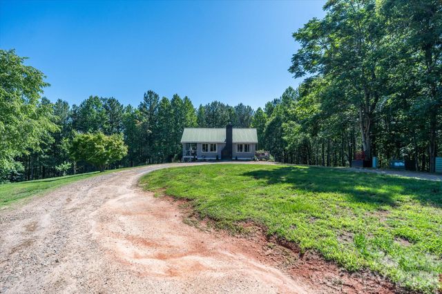 1194 Palmer Road, Mill Spring, NC 28756