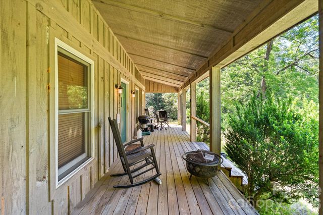 1194 Palmer Road, Mill Spring, NC 28756