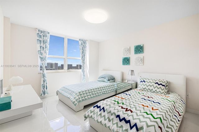 19501 W Country Club Dr 2307, Aventura, FL 33180