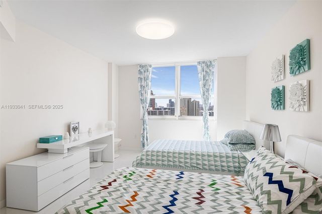 19501 W Country Club Dr 2307, Aventura, FL 33180