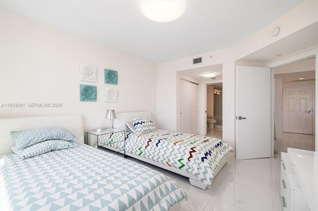 19501 W Country Club Dr 2307, Aventura, FL 33180