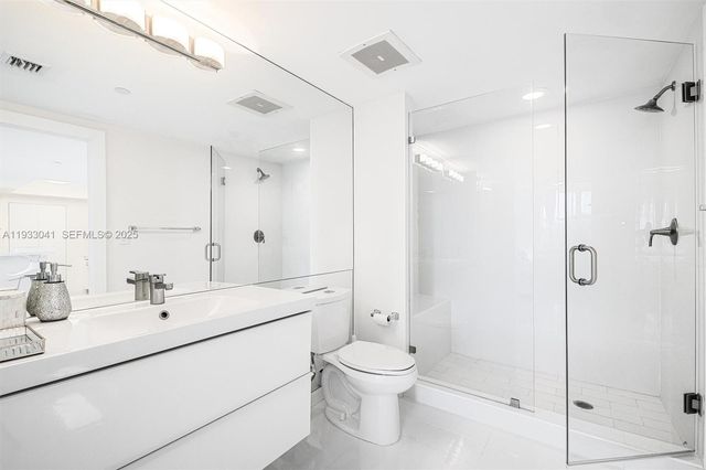 19501 W Country Club Dr 2307, Aventura, FL 33180