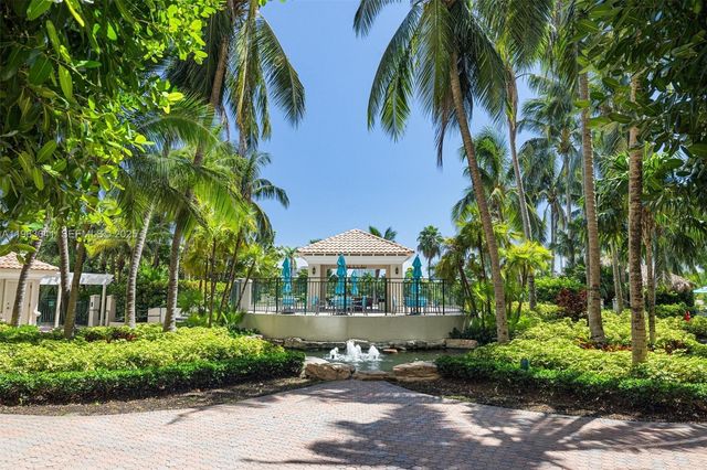 19501 W Country Club Dr 2307, Aventura, FL 33180